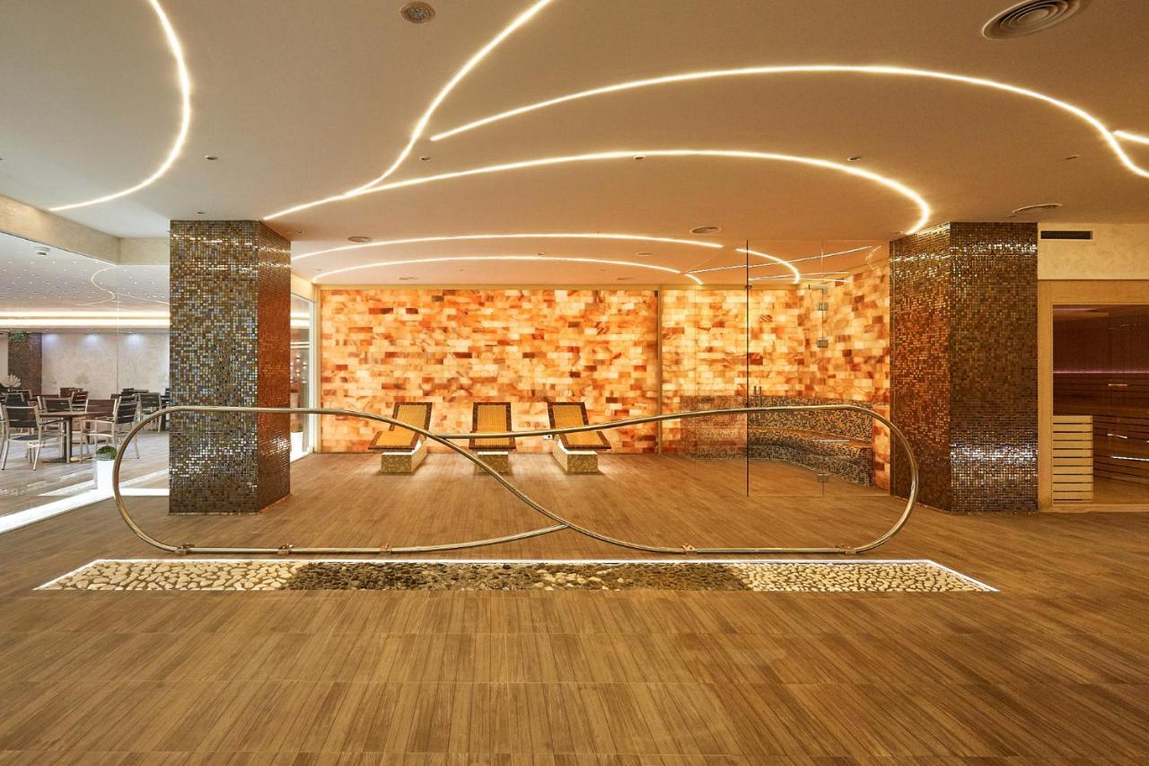 A Hoteli - Grand&Sky Hotel Tornik Zlatibor Exterior foto The lobby of the hotel