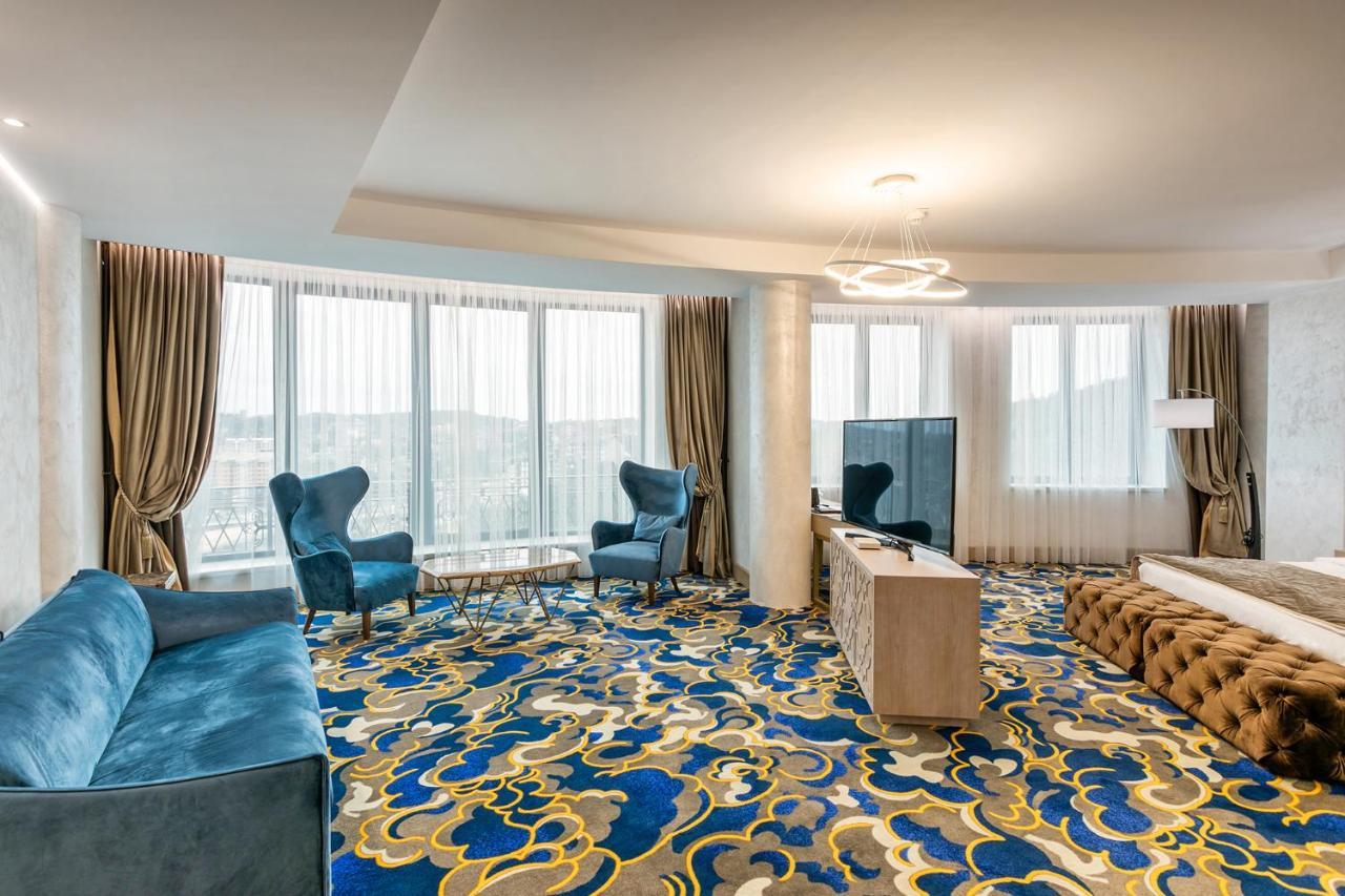 A Hoteli - Grand&Sky Hotel Tornik Zlatibor Exterior foto A carpet in a hotel room