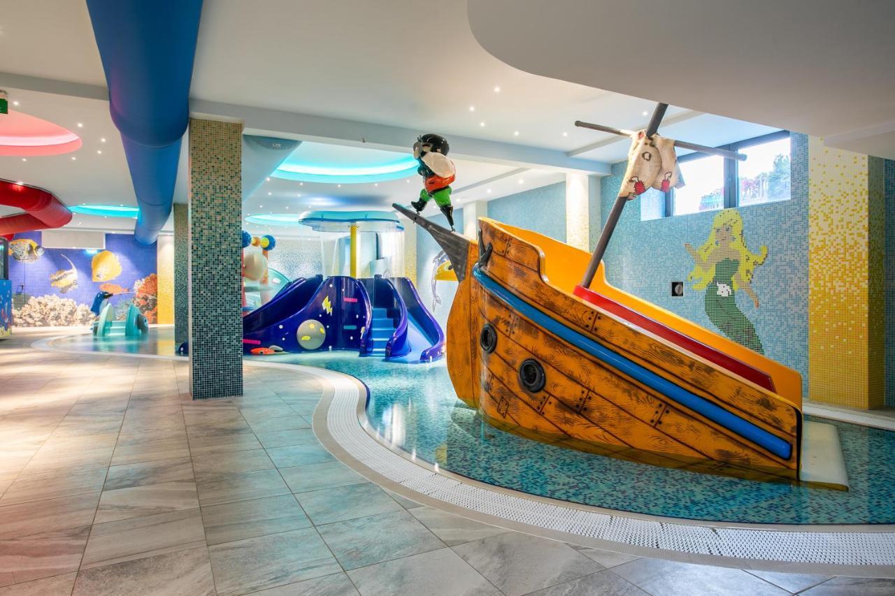 A Hoteli - Grand&Sky Hotel Tornik Zlatibor Exterior foto The children's area