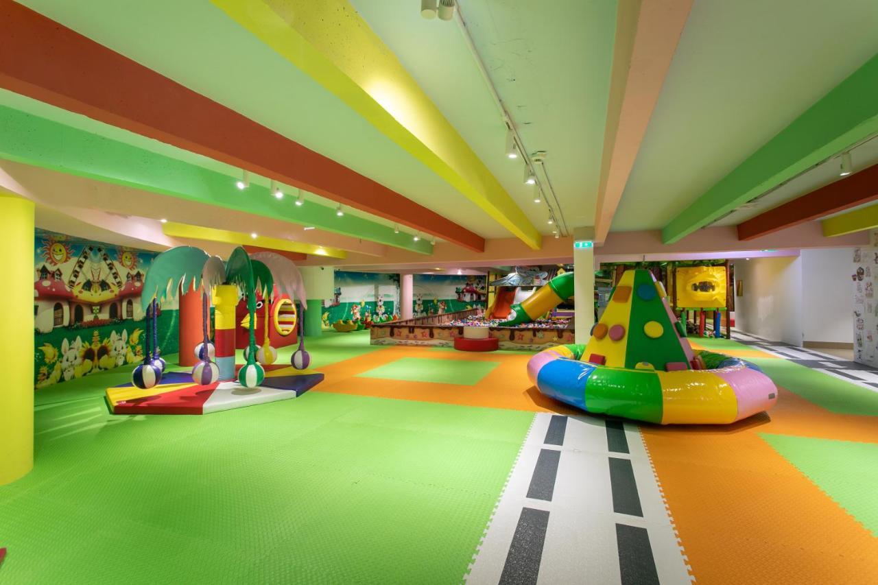 A Hoteli - Grand&Sky Hotel Tornik Zlatibor Exterior foto The indoor playground