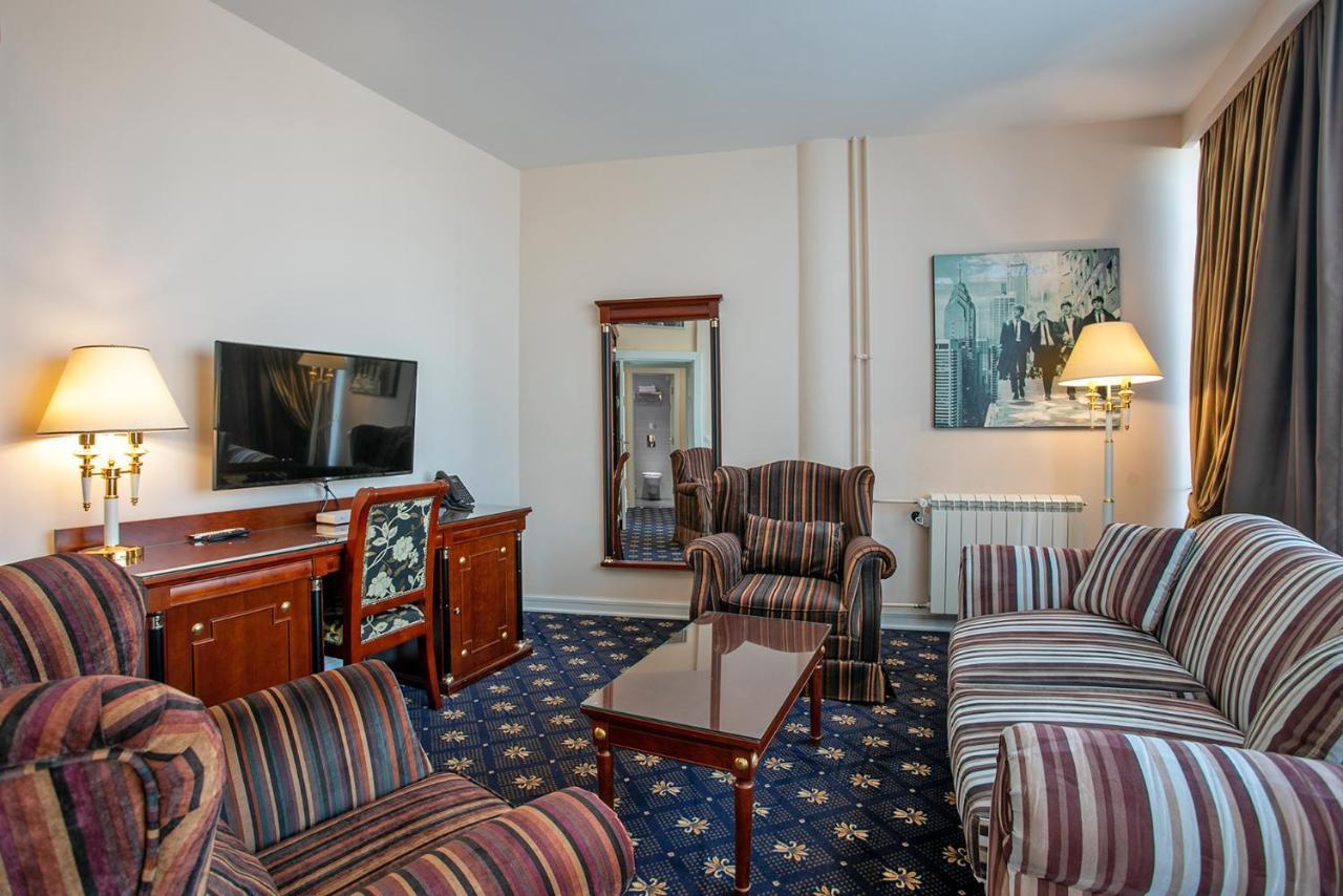 A Hoteli - Grand&Sky Hotel Tornik Zlatibor Exterior foto Suite